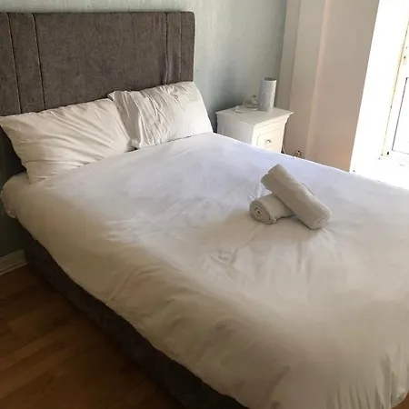 Cheap Budget Apartment *